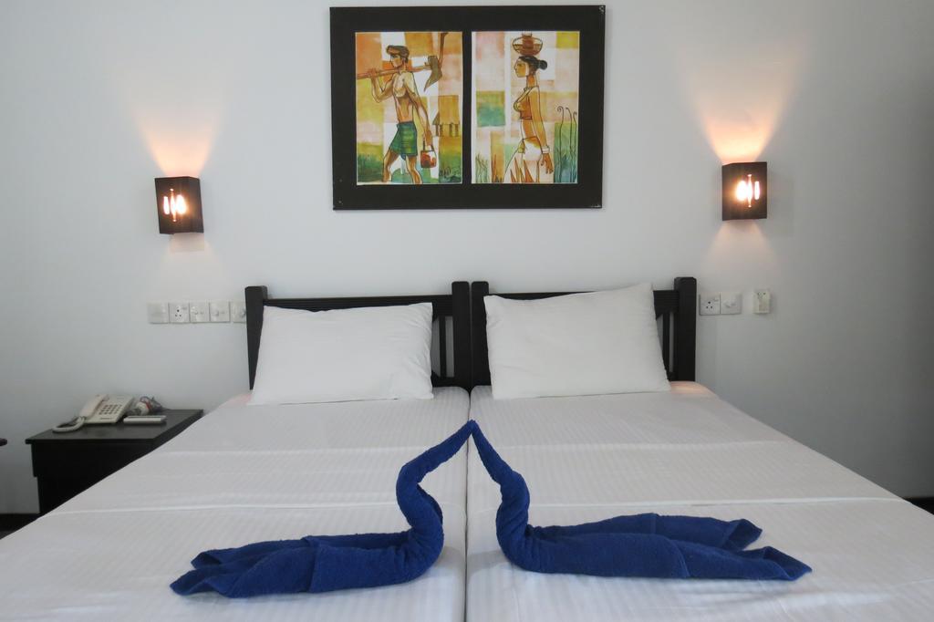 Scandinavia Hotel Хикадува Екстериор снимка